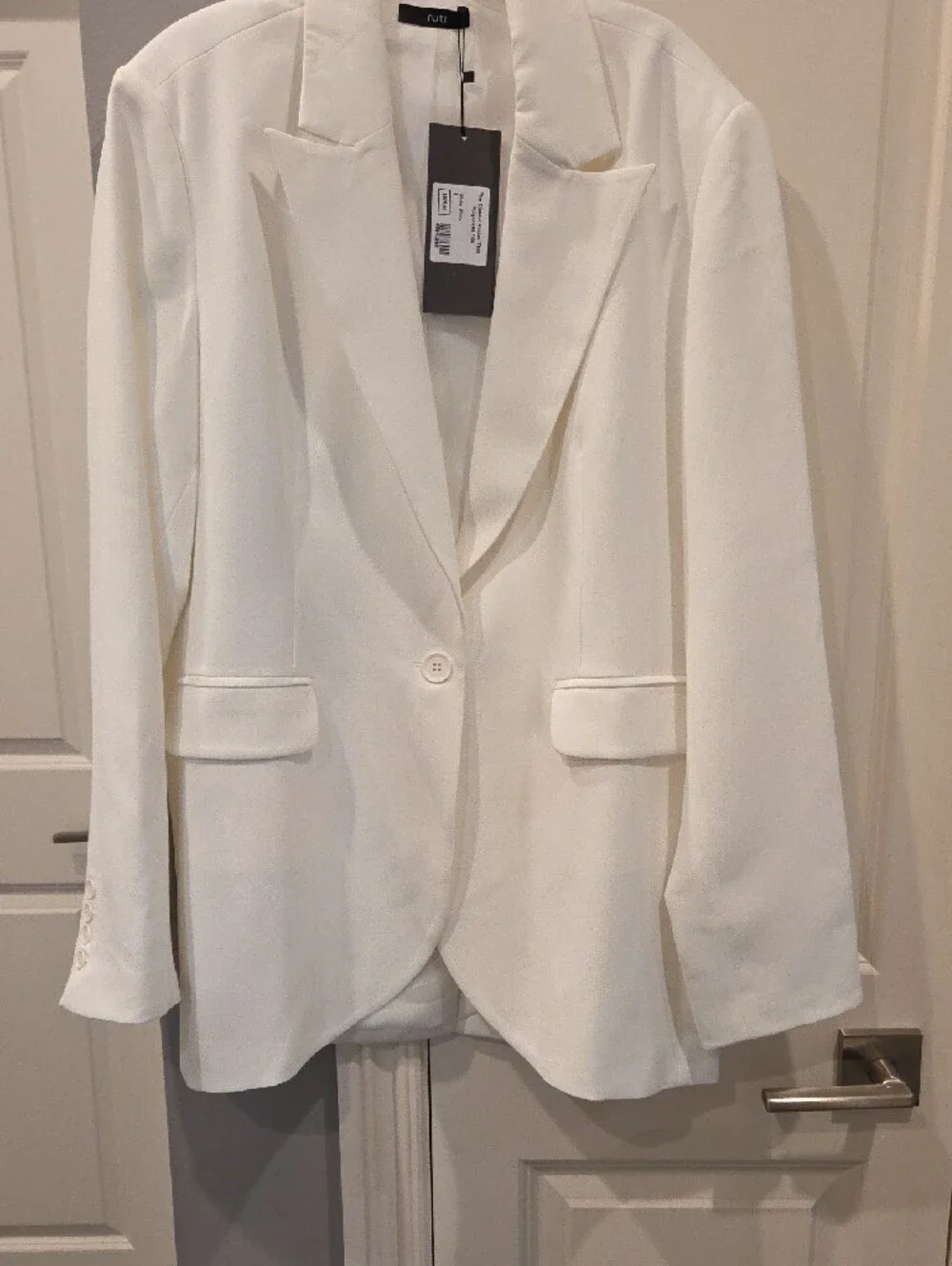 Ruti Winter White Single-Button Tailored Blazer